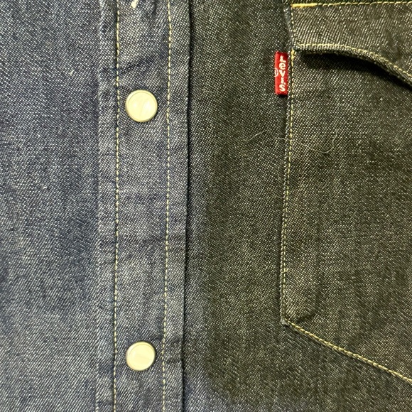 Levi's Dark Blue Button Down Shirt - Picture 7 of 9